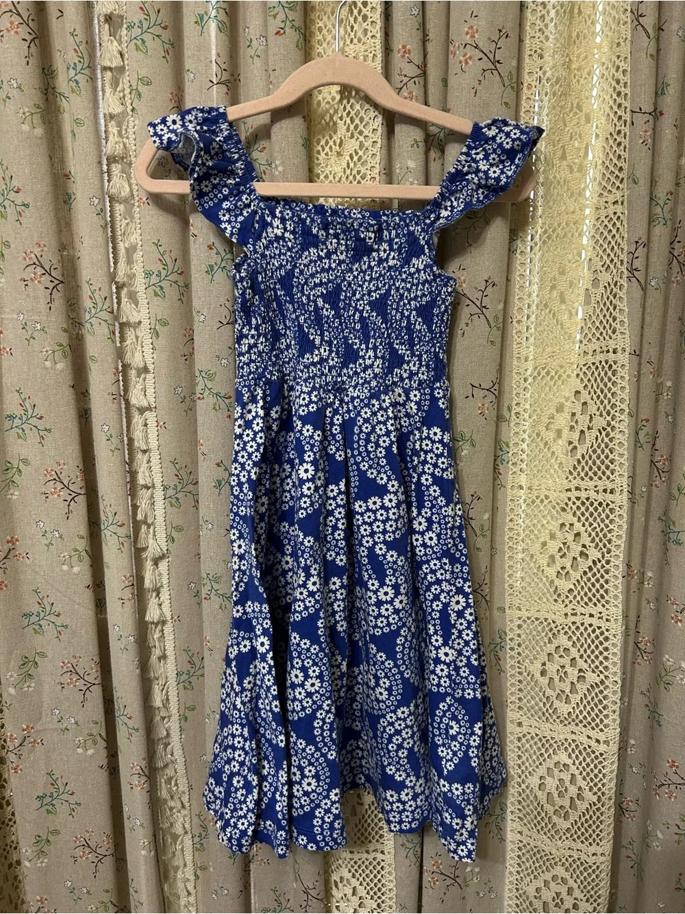 Mini Boden Blue White Floral Smocked Ruffle Sleeve Dress 5-6Y